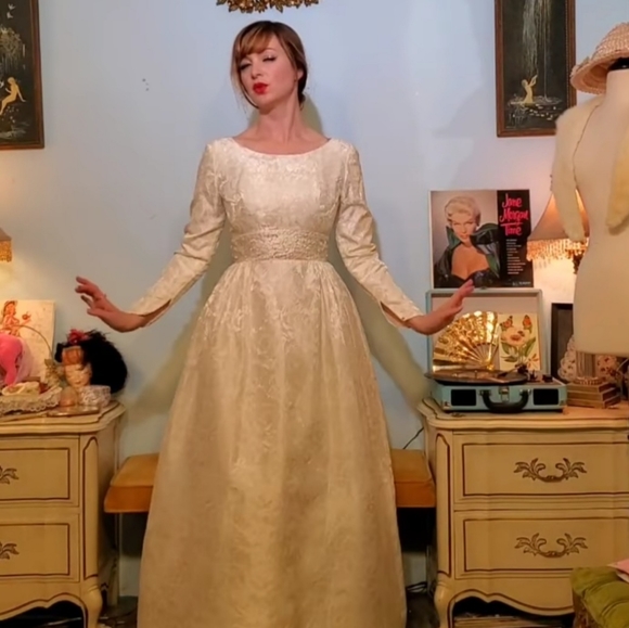 Vintage 60s Wedding Gown - Picture 3 of 7